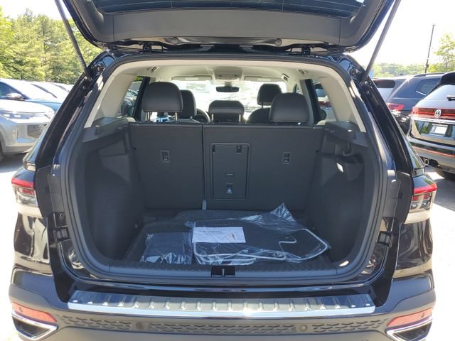 New 2026 Volkswagen Taos SE FWD image 8