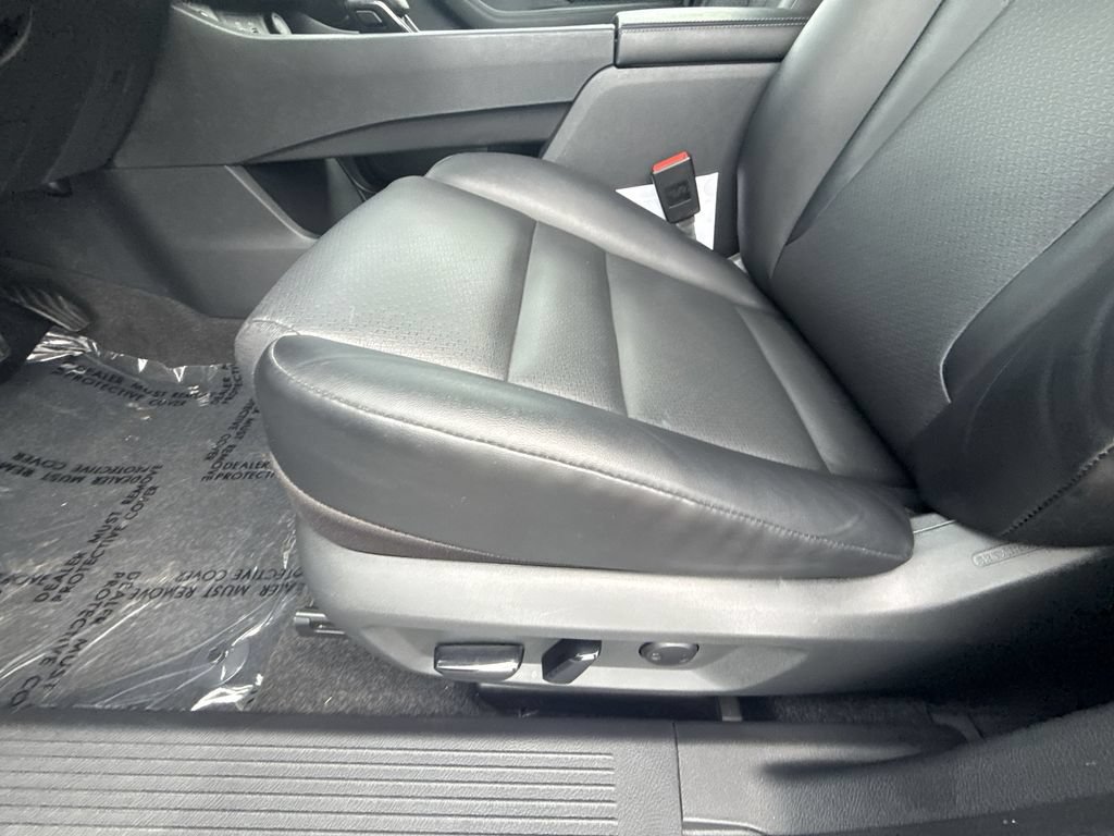 Used 2023 Nissan Rogue SV w/ SV Premium B Package FWD image 12