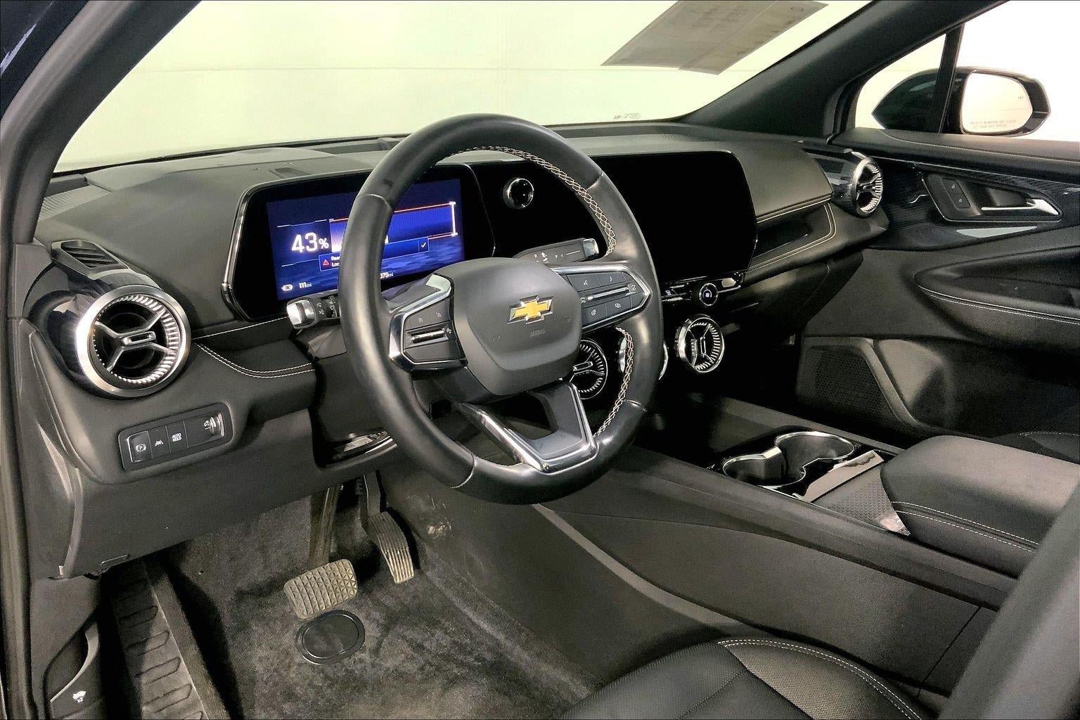 Used 2024 Chevrolet Blazer EV LT AWD/4WD image 14