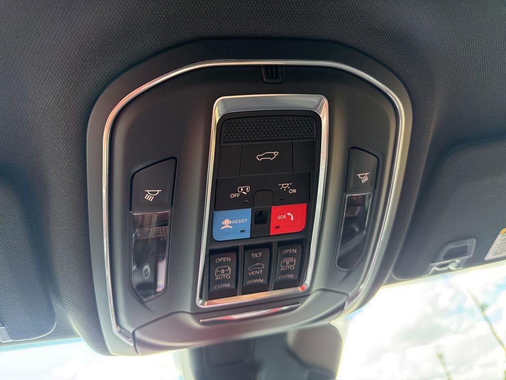 New 2025 Jeep Grand Cherokee L Limited w/ Black Appearance Package image 33