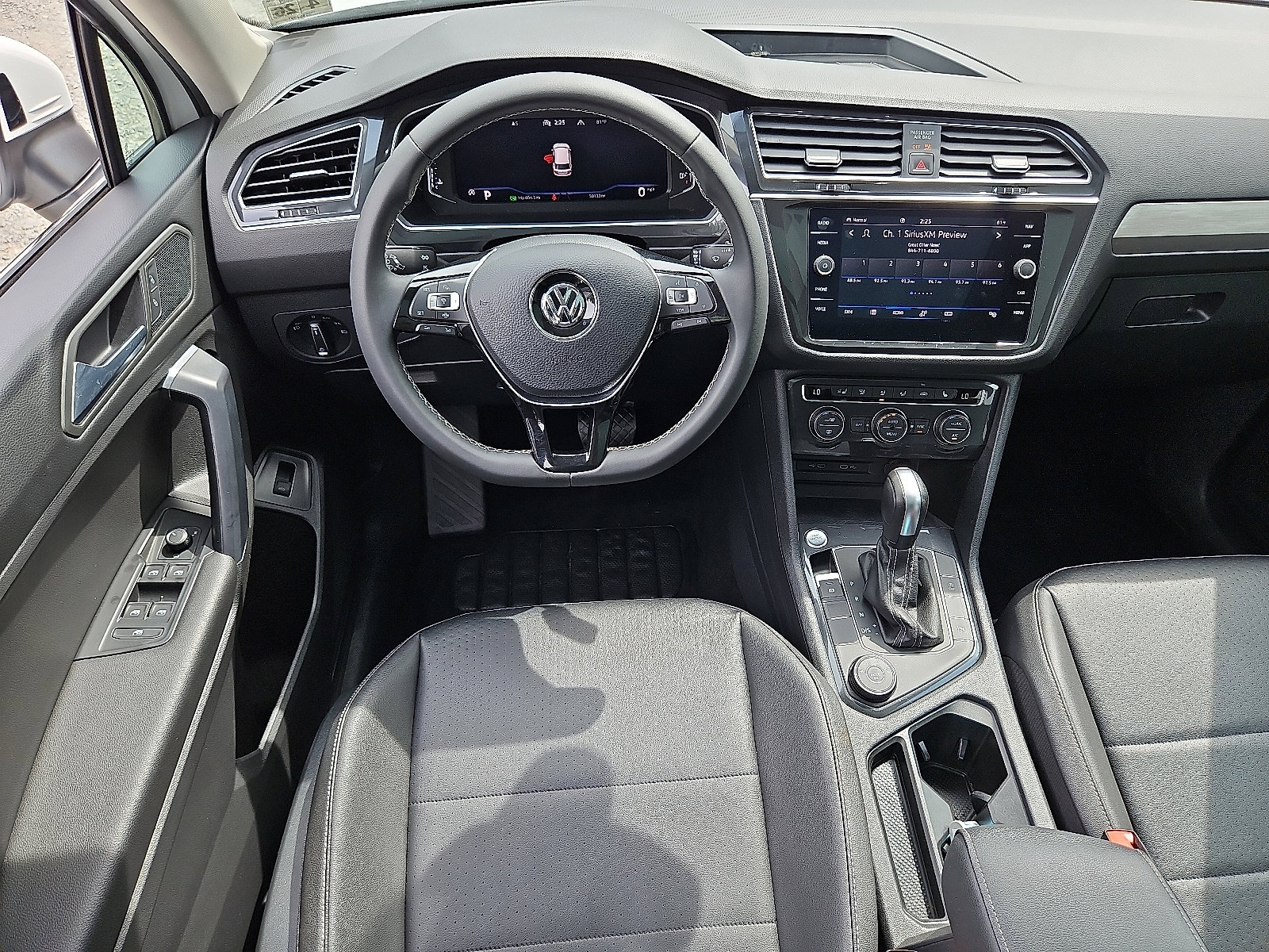 Used 2021 Volkswagen Tiguan SEL w/ 3rd Row Seat Package image 12