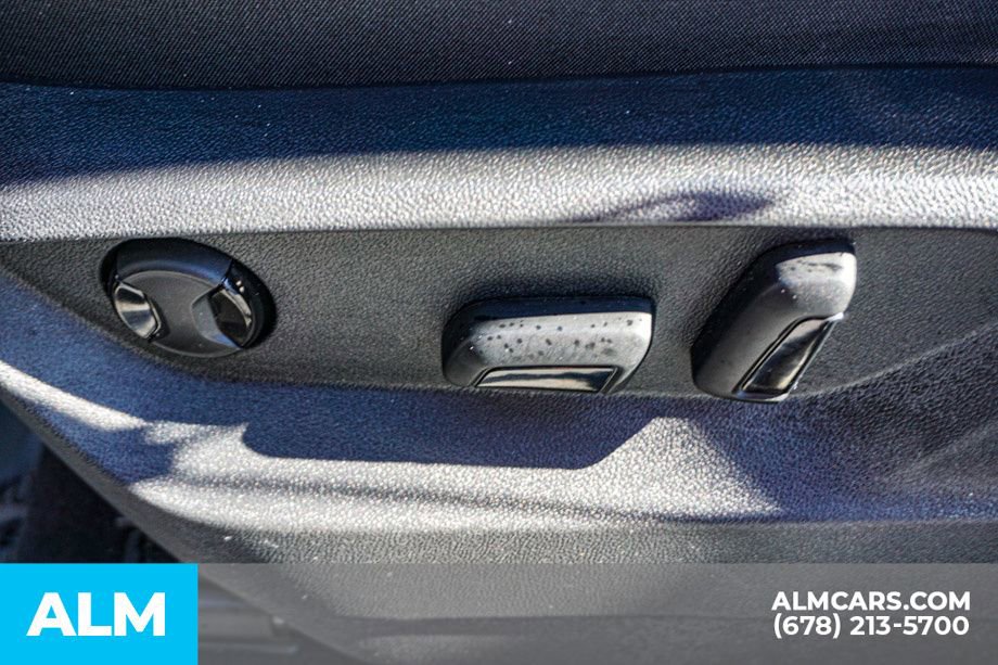 Used 2024 Volkswagen Atlas Cross Sport SE image 52