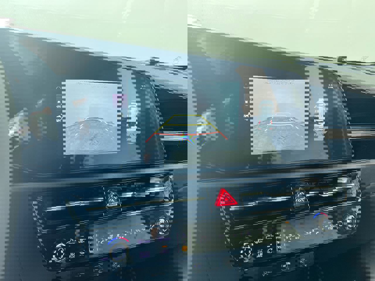 Certified 2025 Kia Niro EX Touring image 28