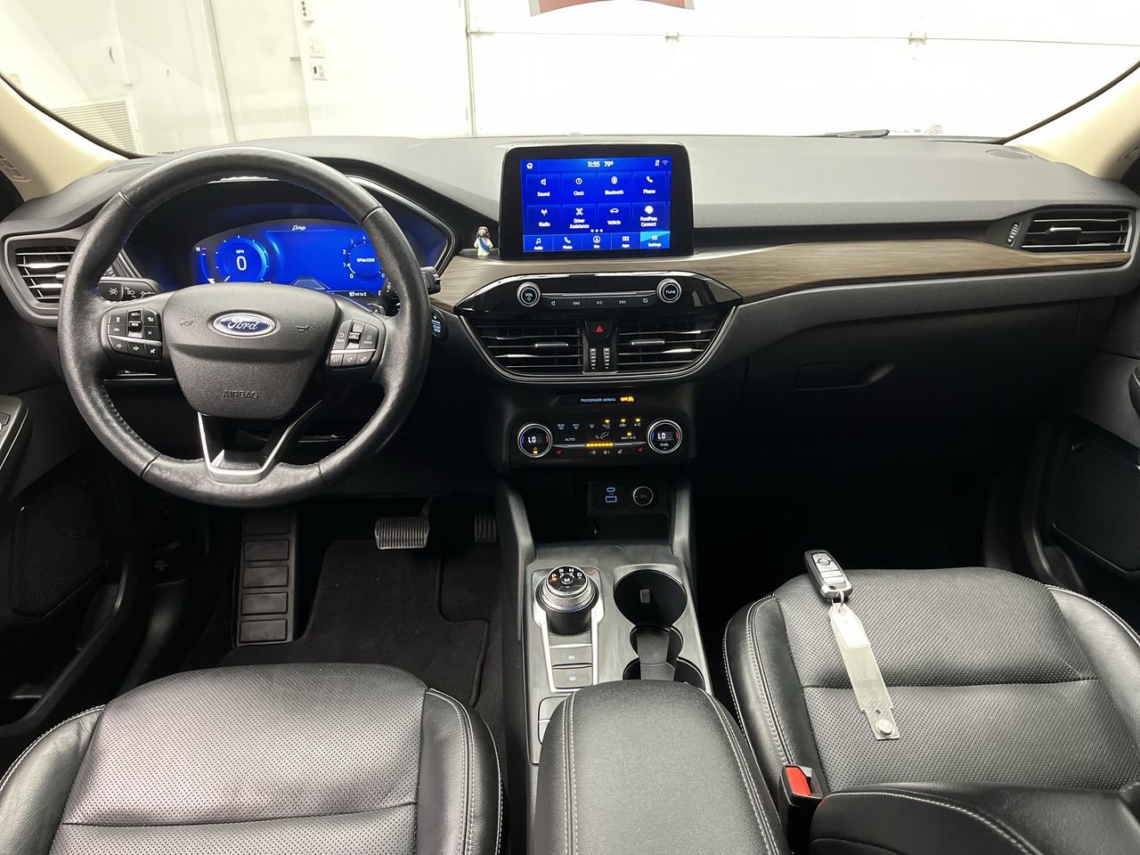 Certified 2020 Ford Escape Titanium AWD/4WD image 4