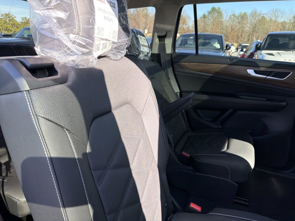 New 2026 Volkswagen Atlas SE image 17