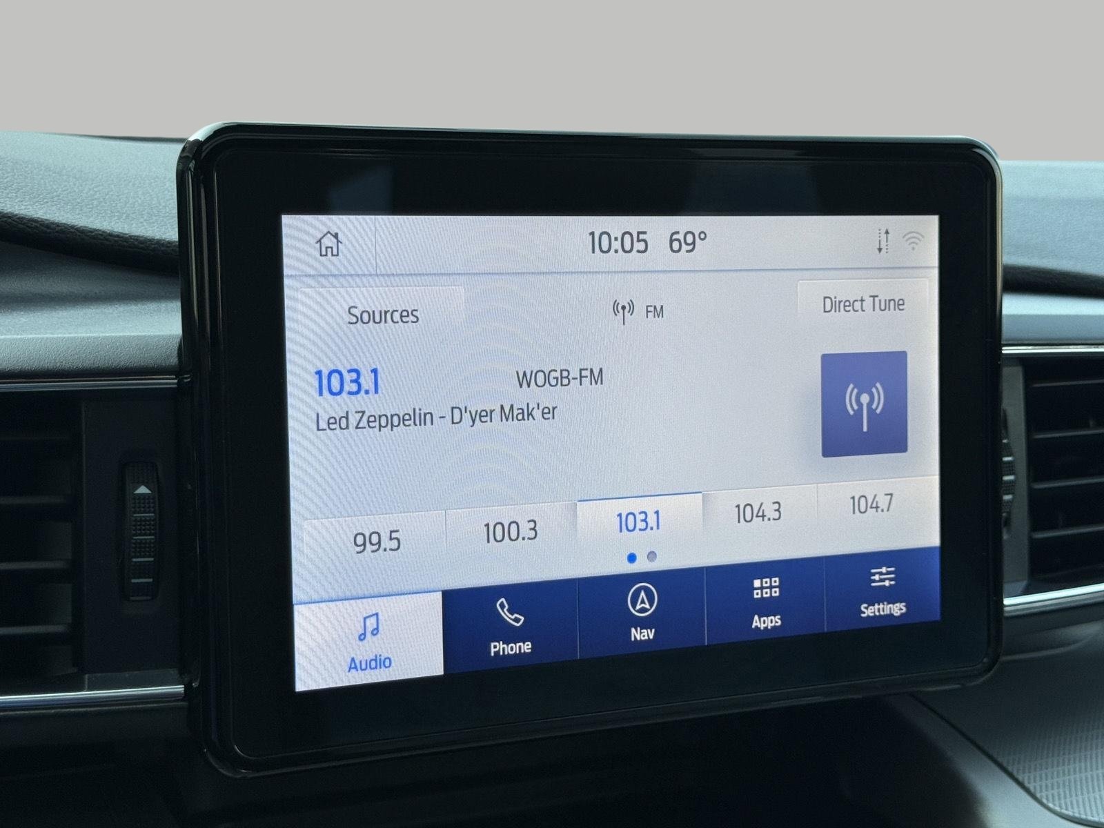 Used 2021 Ford Explorer XLT w/ Equipment Group 202A AWD/4WD image 40