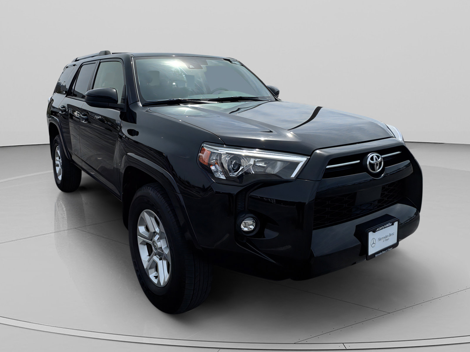 Used 2023 Toyota 4Runner SR5 AWD/4WD image 7