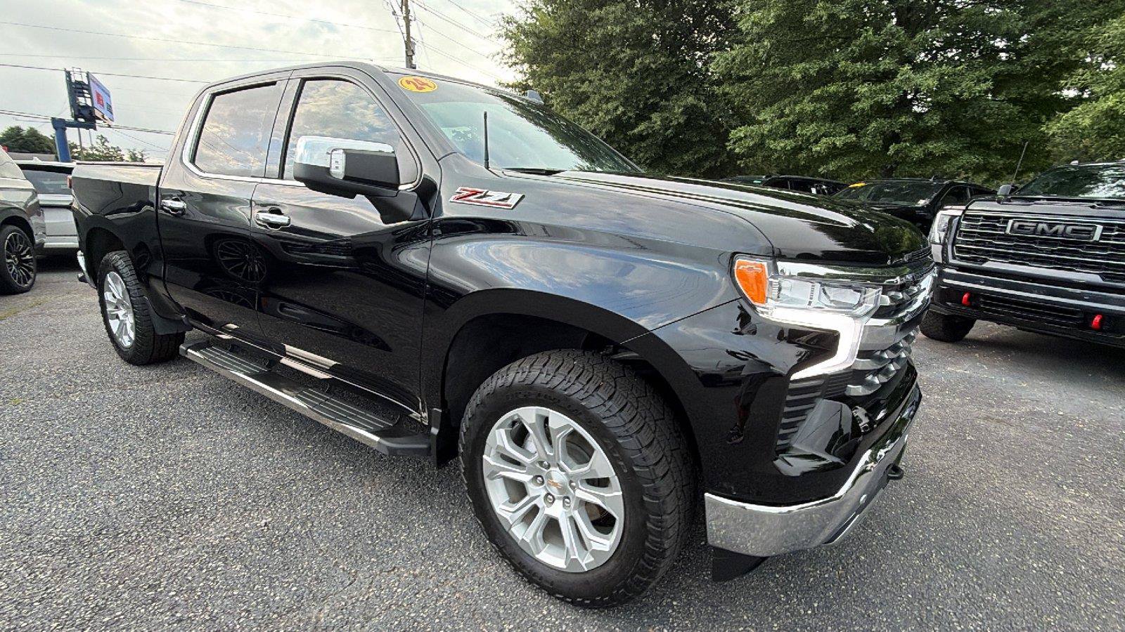 Used 2024 Chevrolet Silverado 1500 LTZ w/ LTZ Premium Package AWD/4WD image 7