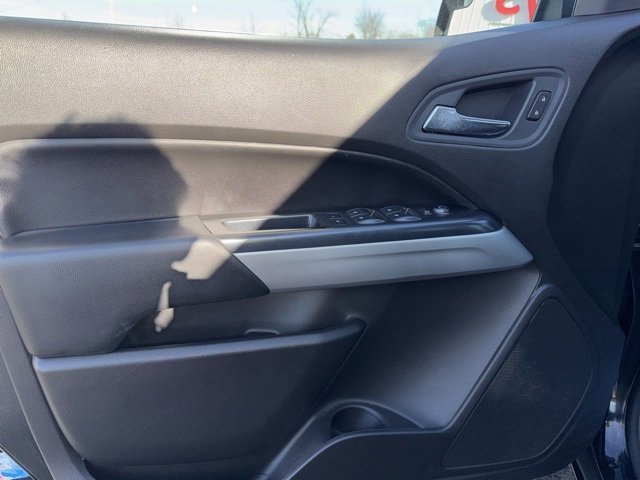 Used 2015 Chevrolet Colorado LT image 9