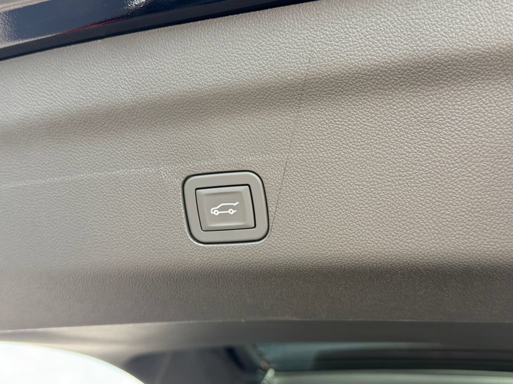 New 2026 GMC Yukon XL Elevation w/ Elevation Premium Package AWD/4WD image 15