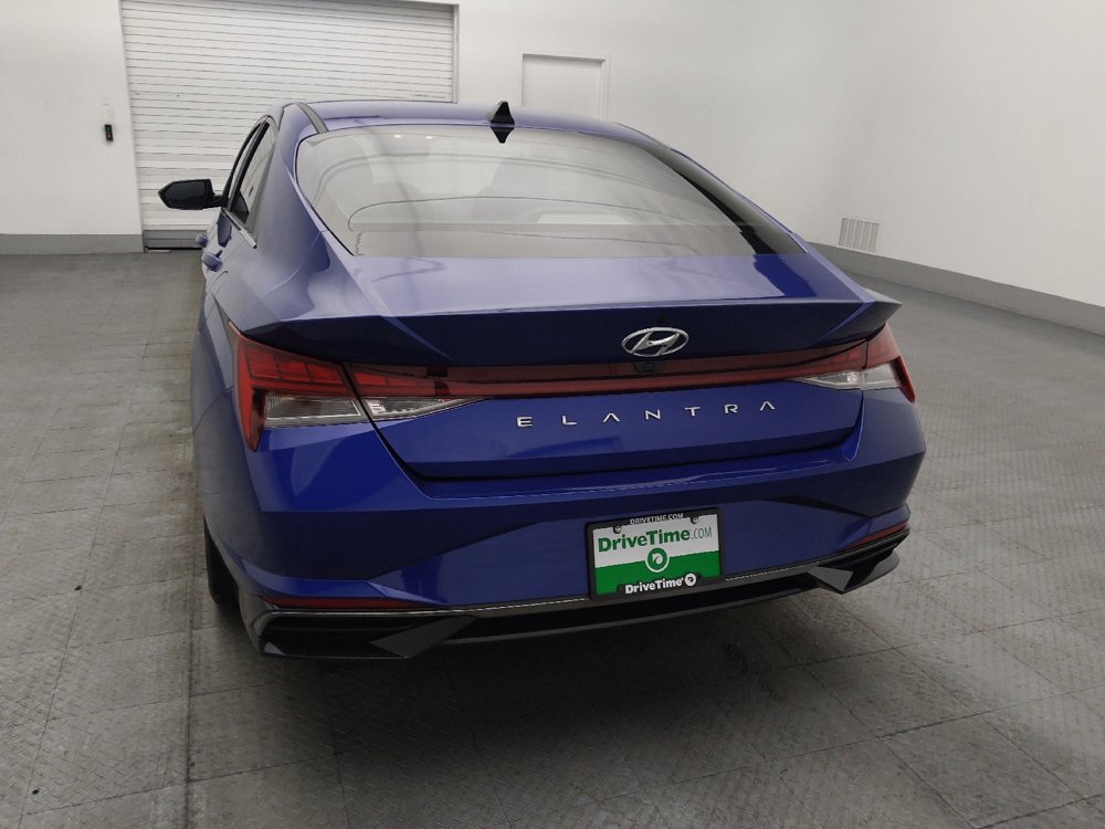 Used 2021 Hyundai Elantra SEL w/ Convenience + Premium Package image 6