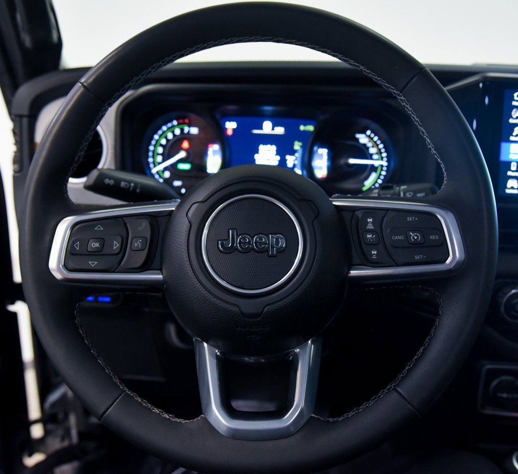 Used 2025 Jeep Wrangler Unlimited Sahara AWD/4WD image 28