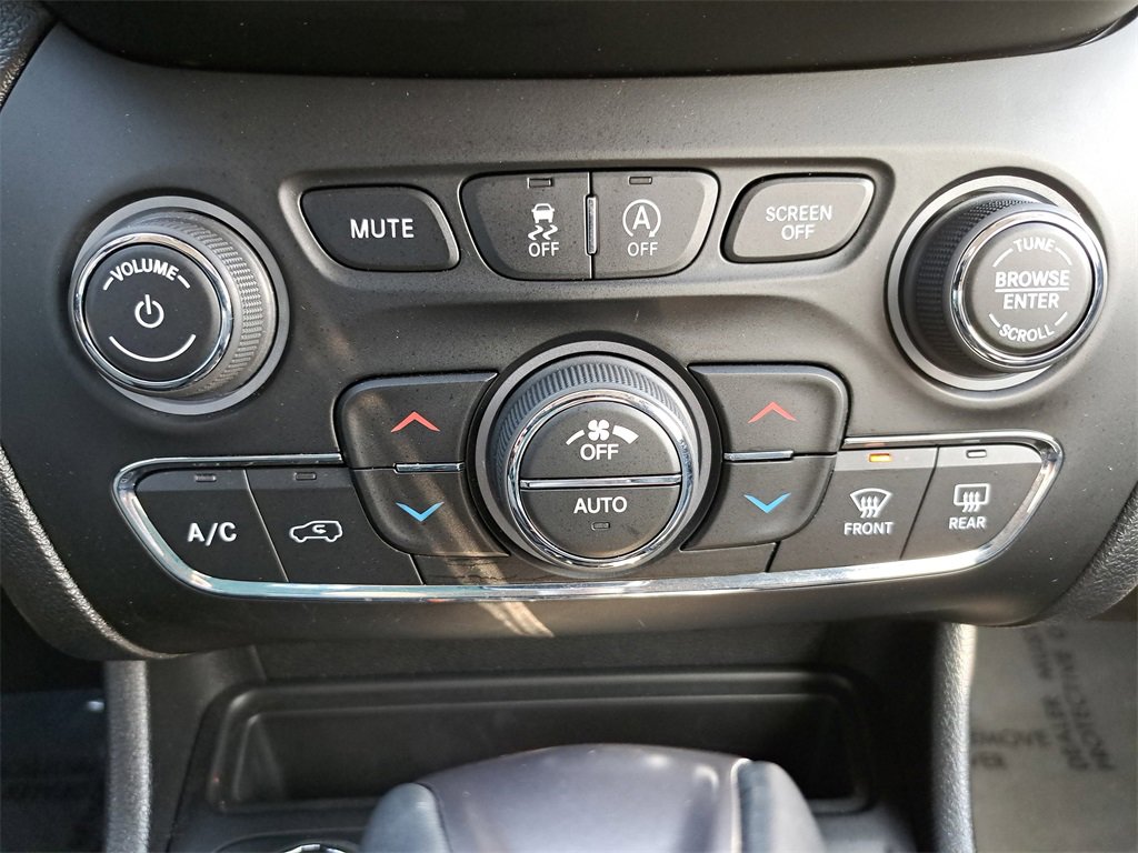 Used 2020 Jeep Cherokee Limited image 22