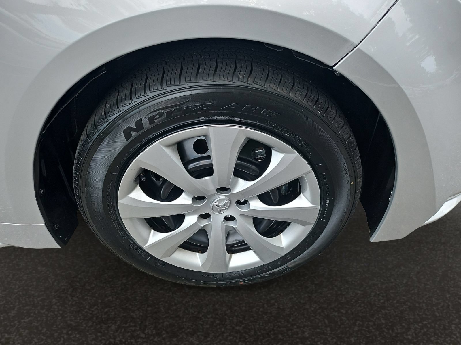 Used 2025 Toyota Corolla LE FWD image 41