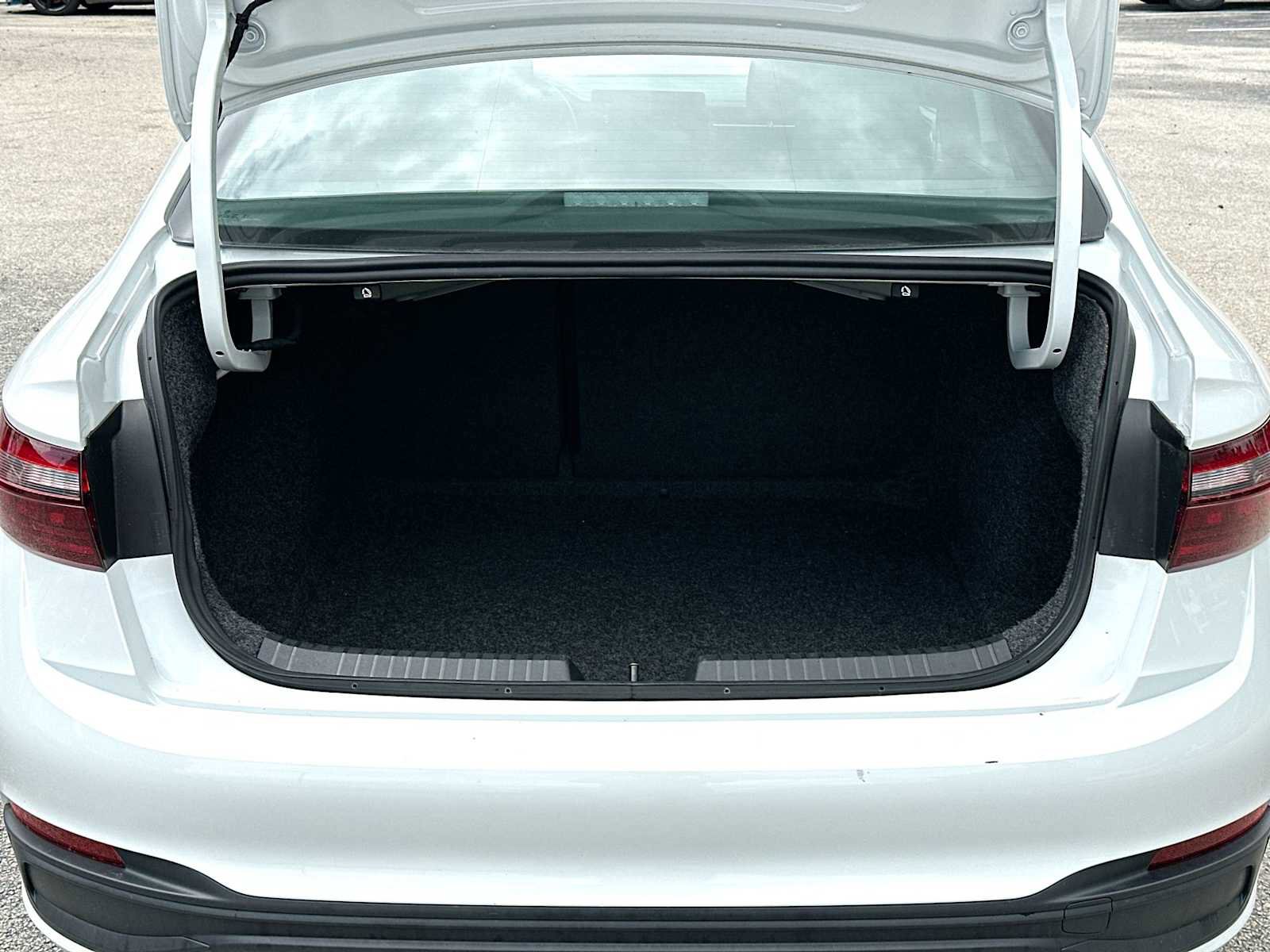 Used 2025 Volkswagen Jetta Sport image 28