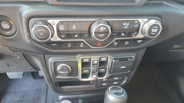 Used 2019 Jeep Wrangler Unlimited Sahara AWD/4WD image 21