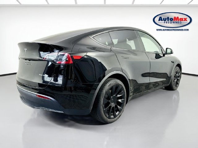 Used 2023 Tesla Model Y AWD image 2