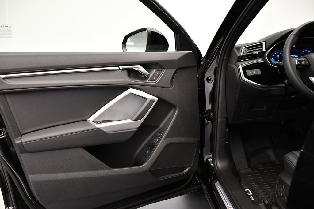 Used 2025 Audi Q3 2.0T Premium w/ Convenience Package image 89