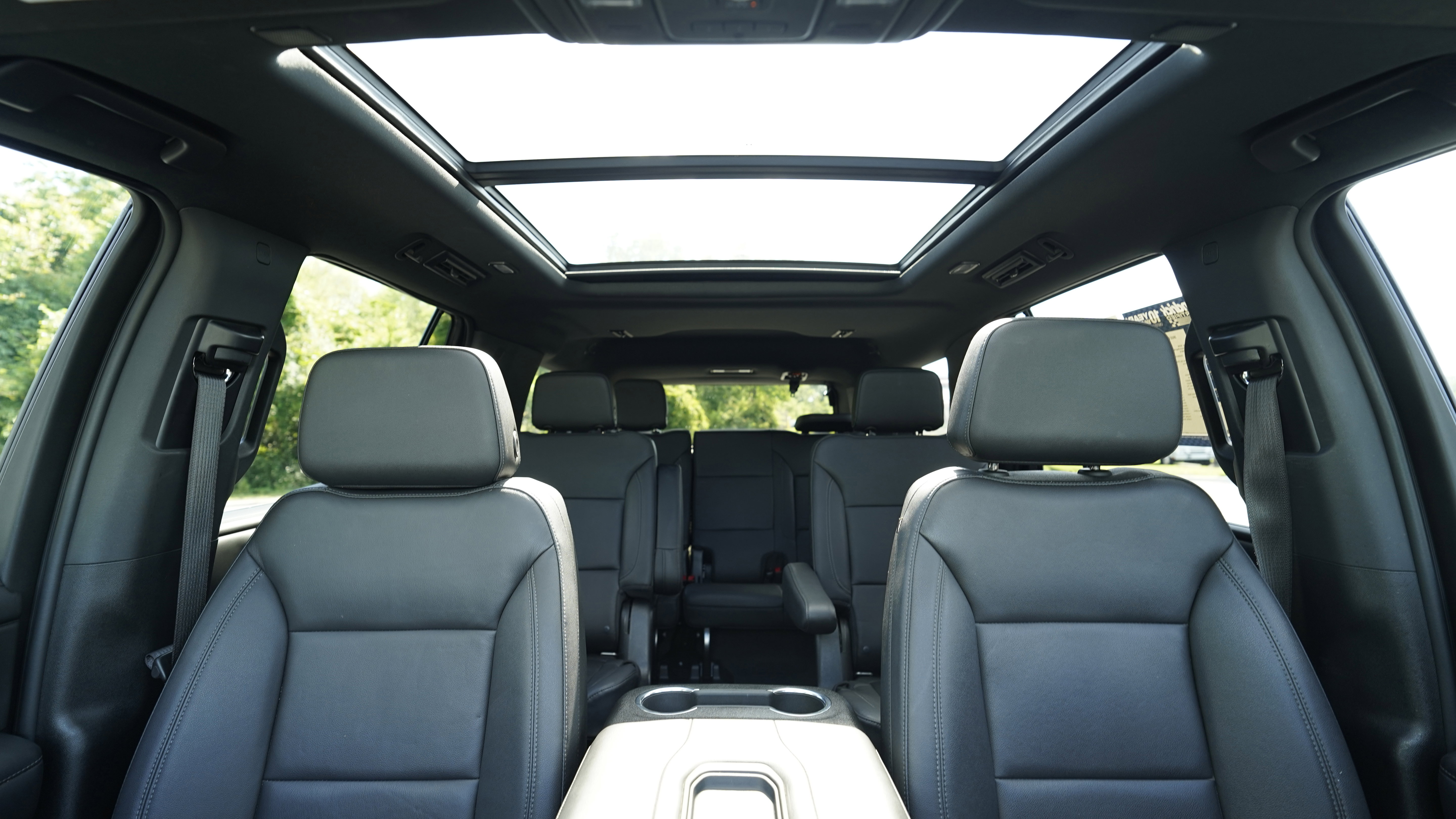 Used 2022 Chevrolet Tahoe LT w/ Luxury Package RWD image 8
