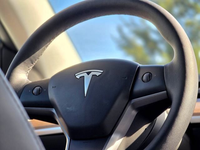 Used 2023 Tesla Model Y Long Range image 14