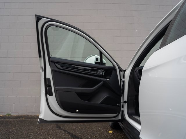 New 2025 Porsche Panamera 4 image 15