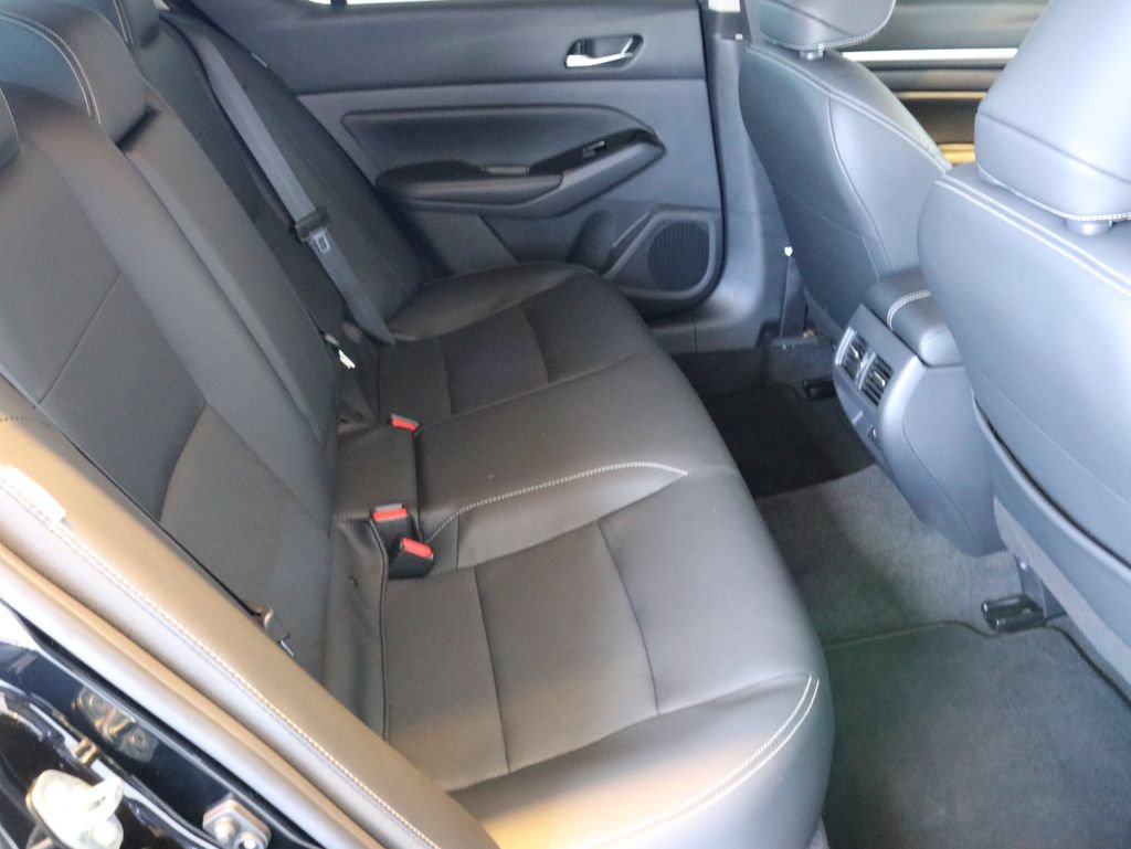 Used 2025 Nissan Altima 2.5 SL AWD/4WD image 39