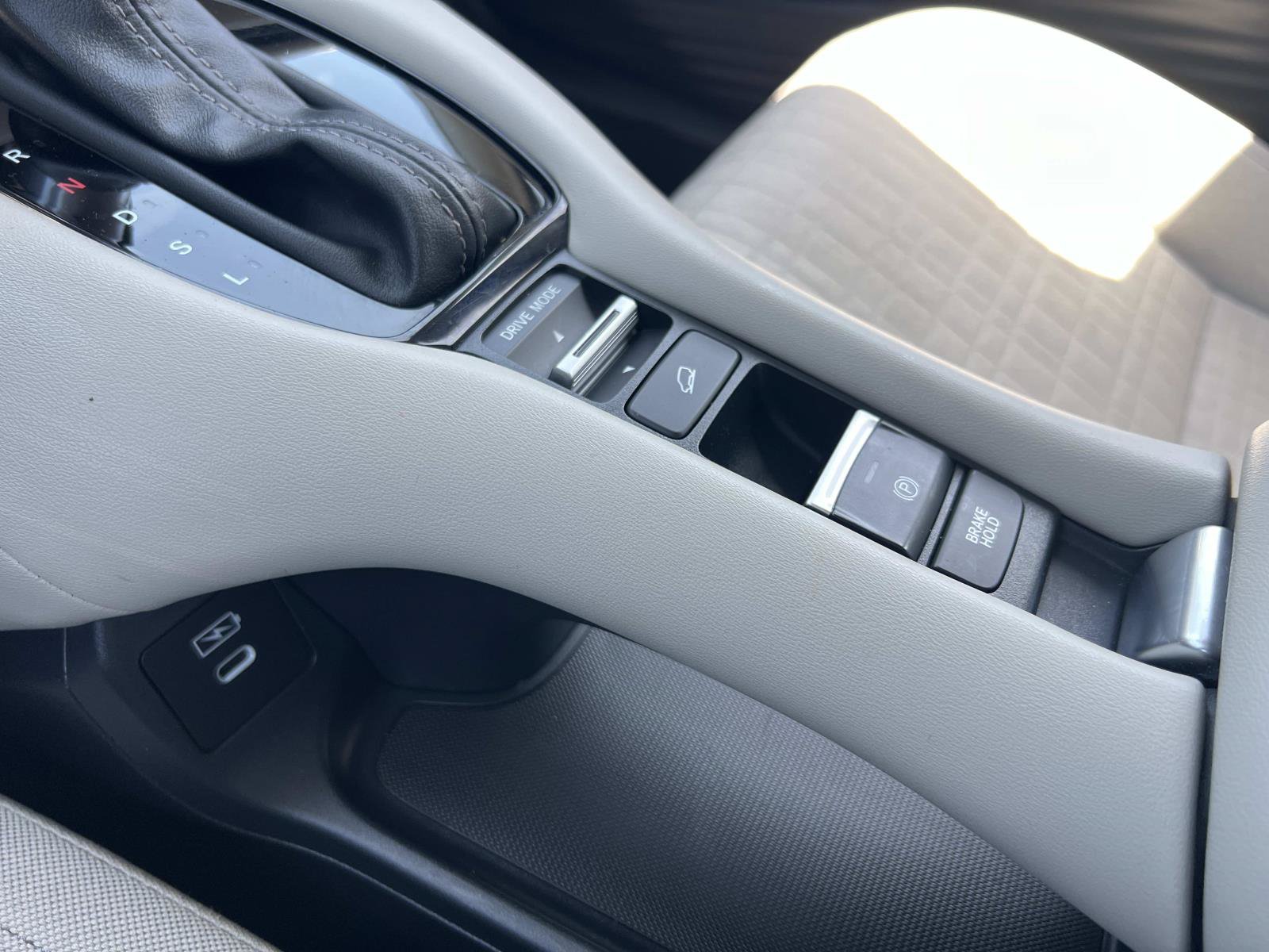 Certified 2025 Honda HR-V LX image 16