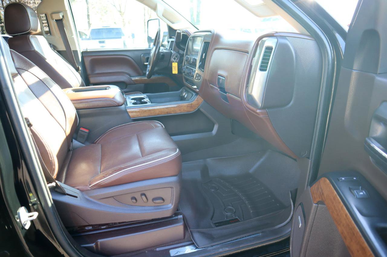 Used 2019 Chevrolet Silverado 2500 High Country w/ Duramax Plus Package image 16