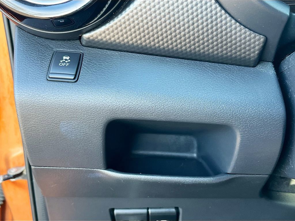 Used 2019 Nissan Kicks SV image 10