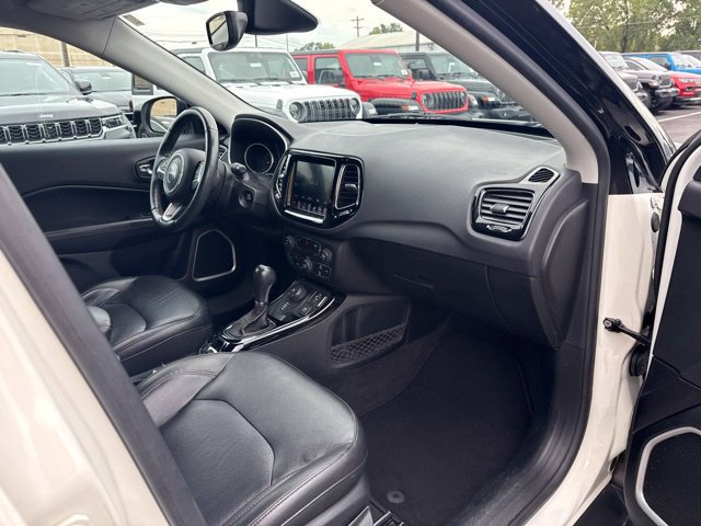 Used 2018 Jeep Compass Limited AWD/4WD image 30