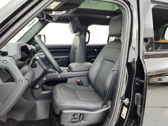 New 2026 Land Rover Defender 110 X-Dynamic SE AWD/4WD image 21