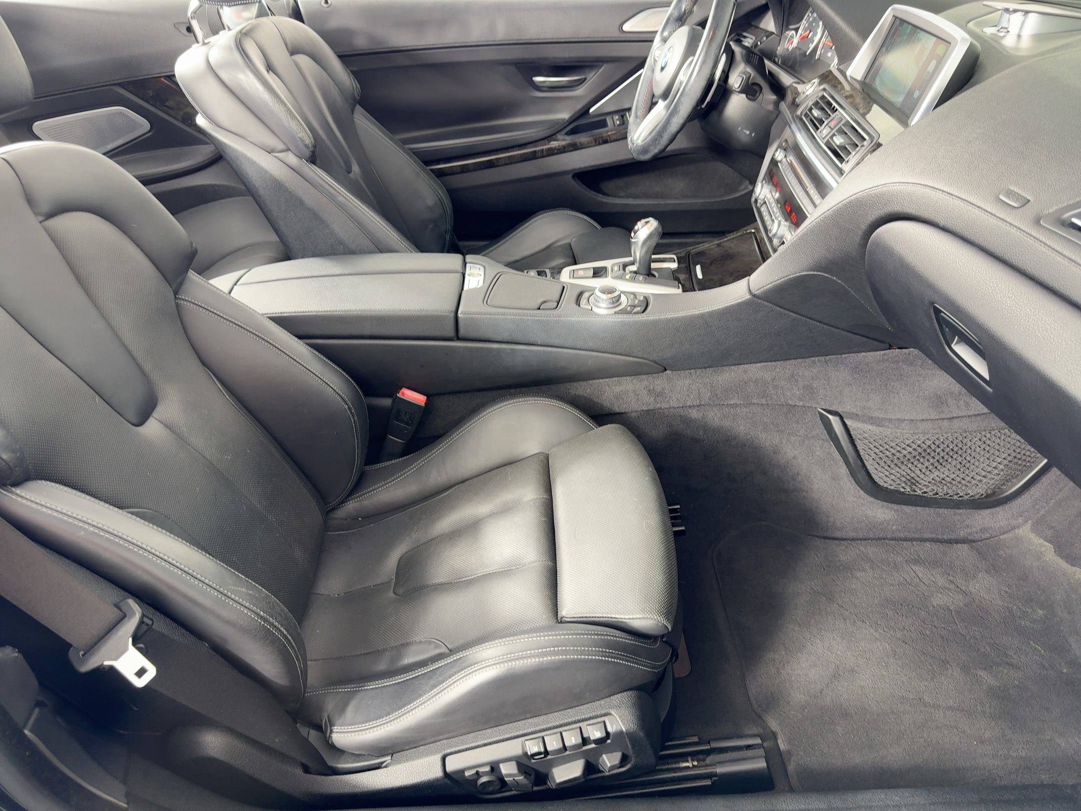Used 2014 BMW M6 Convertible RWD image 29