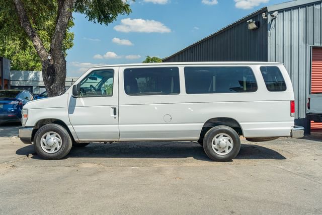 Used 2014 Ford E-350 and Econoline 350 XLT RWD image 3