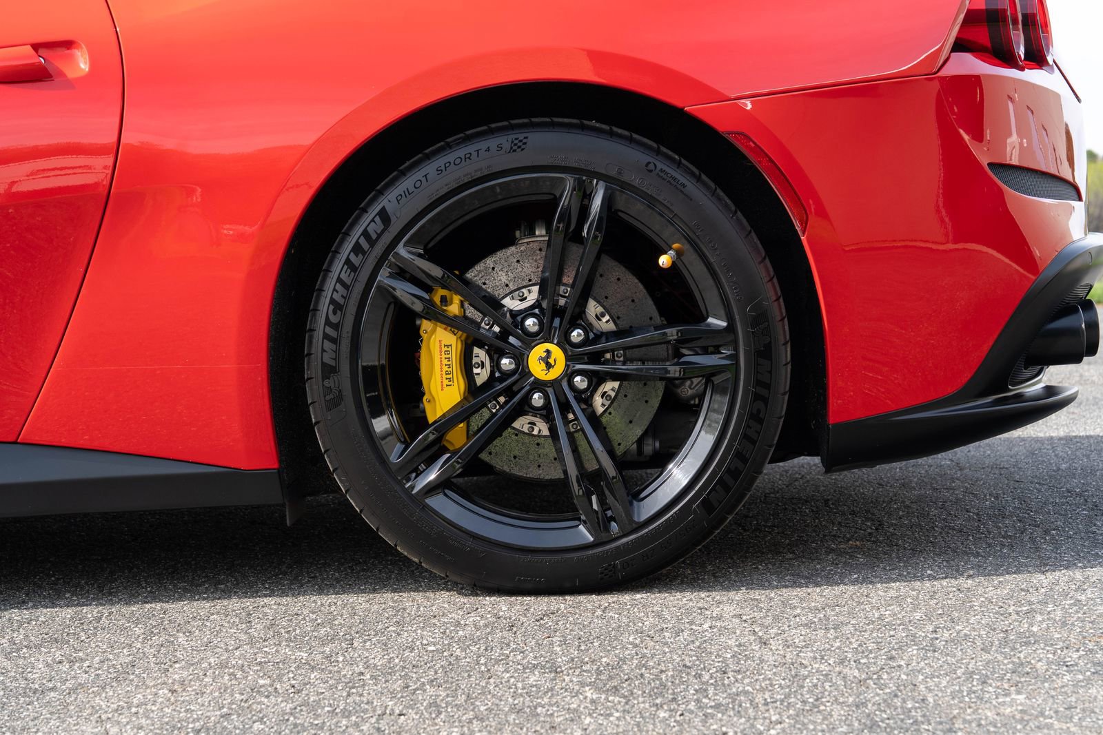 Certified 2017 Ferrari GTC4Lusso image 10