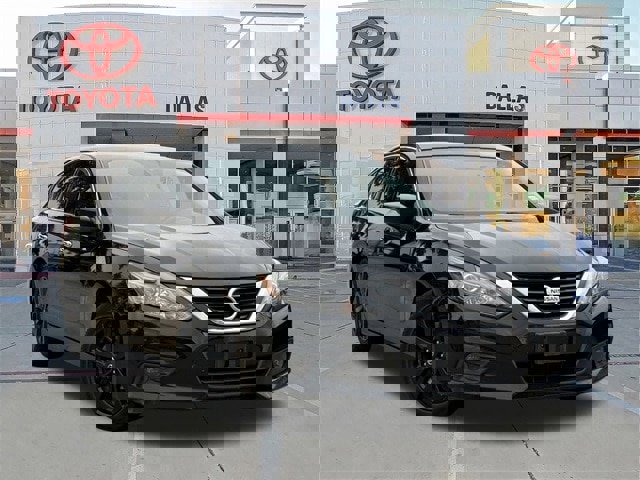 Used 2017 Nissan Altima 2.5 SR w/ Midnight Edition Package