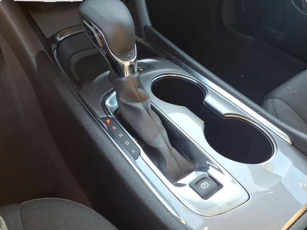 Used 2024 Chevrolet Malibu LT image 24