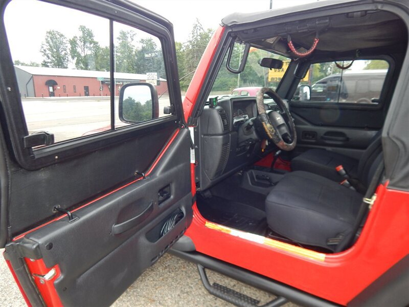 Used 2004 Jeep Wrangler X AWD/4WD image 28