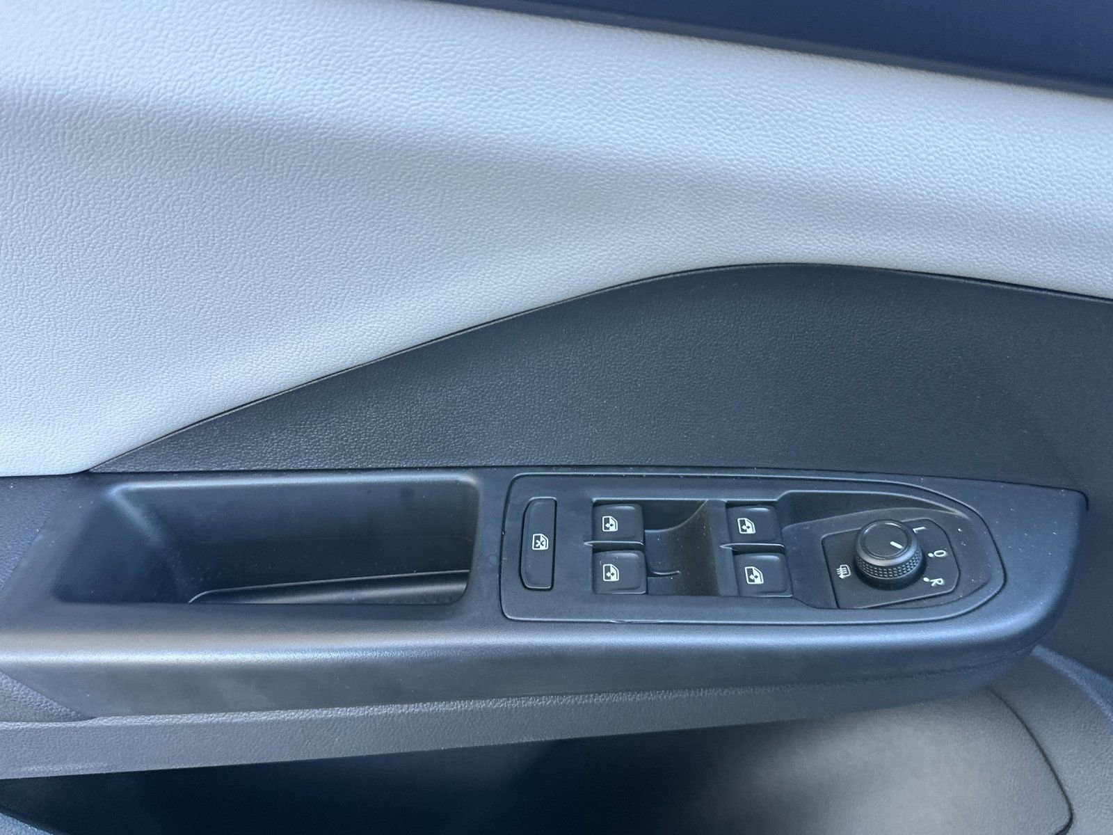 Used 2022 Volkswagen Taos SE image 11