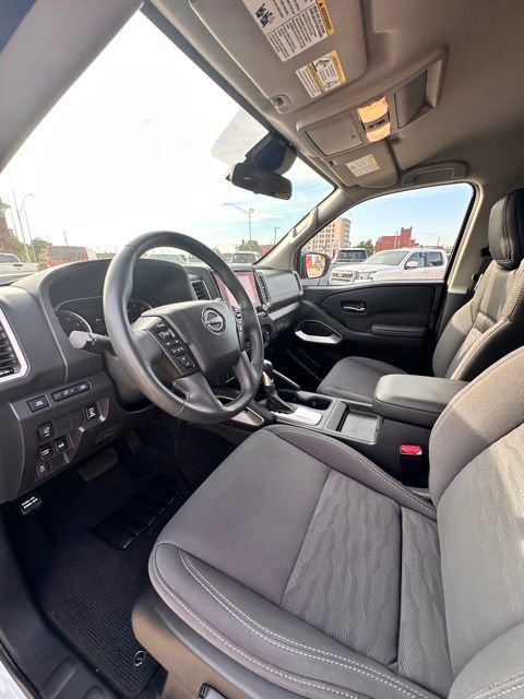 Certified 2024 Nissan Frontier SV w/ Hardbody Edition image 24