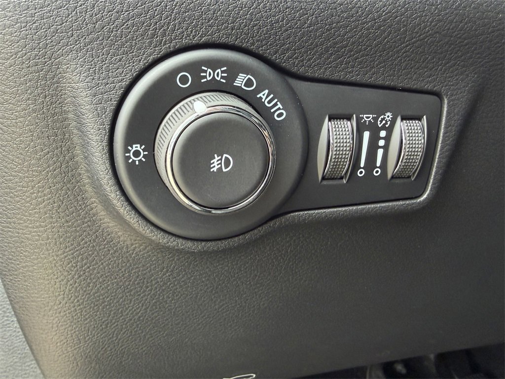 New 2026 Jeep Compass Latitude image 18