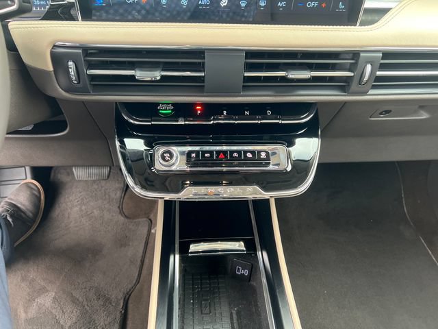 Certified 2023 Lincoln Corsair AWD w/ Equipment Group 101A image 23