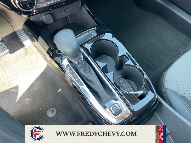Used 2025 Chevrolet Trax LT FWD image 24