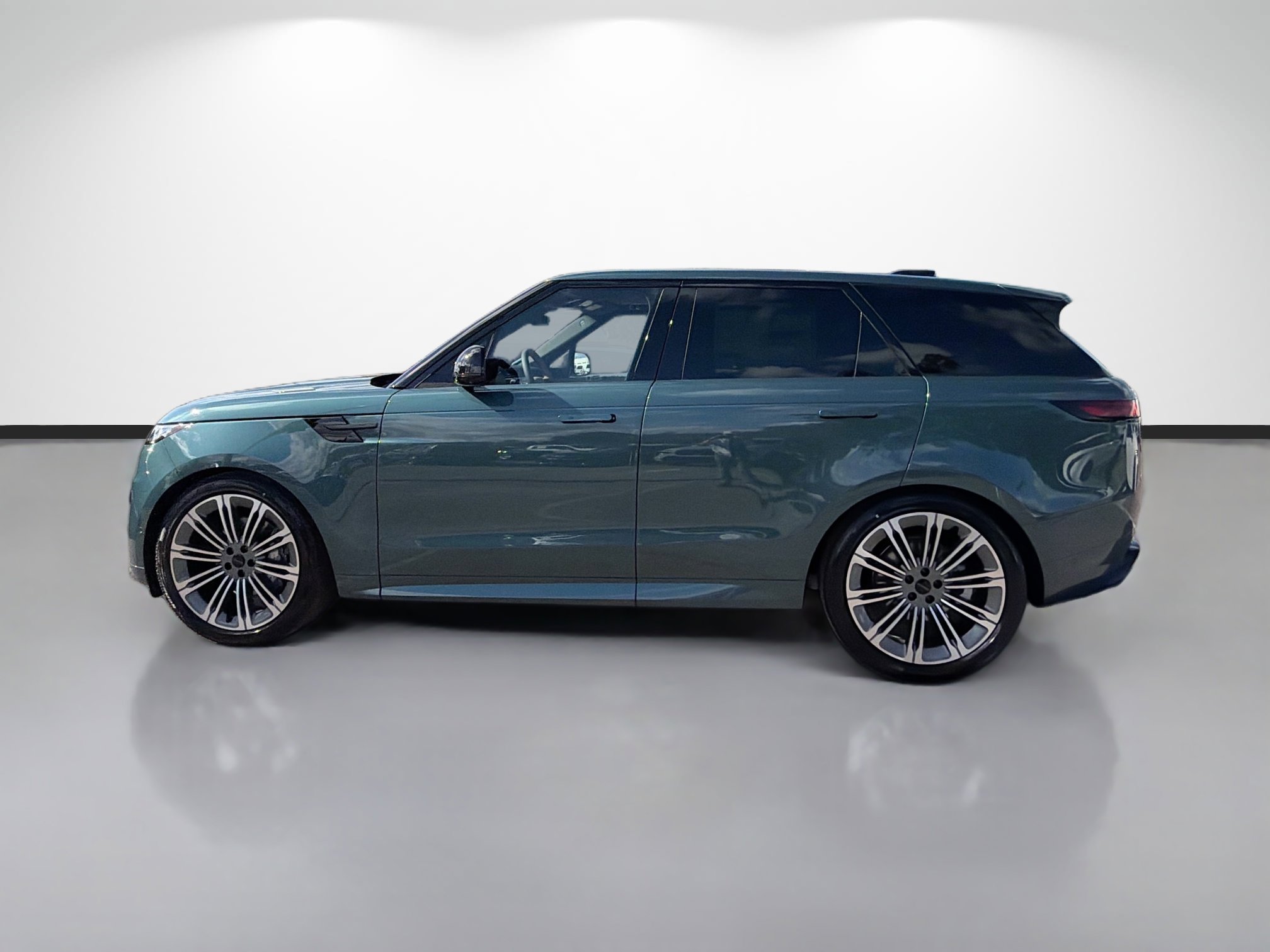 New 2026 Land Rover Range Rover Sport Dynamic SE image 2