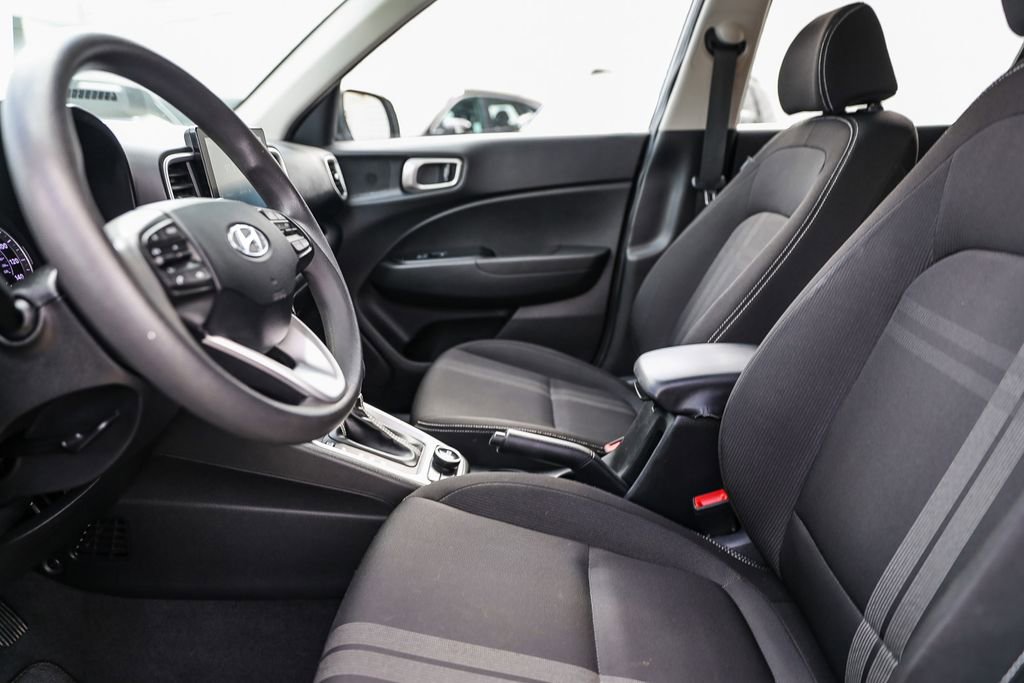 Used 2020 Hyundai Venue SEL FWD image 18
