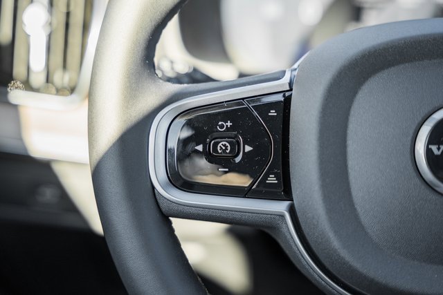 New 2026 Volvo XC90 B6 Plus w/ Protection Package Premier image 27