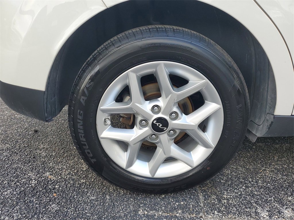 Certified 2024 Kia Soul LX w/ Option Group 015 image 7