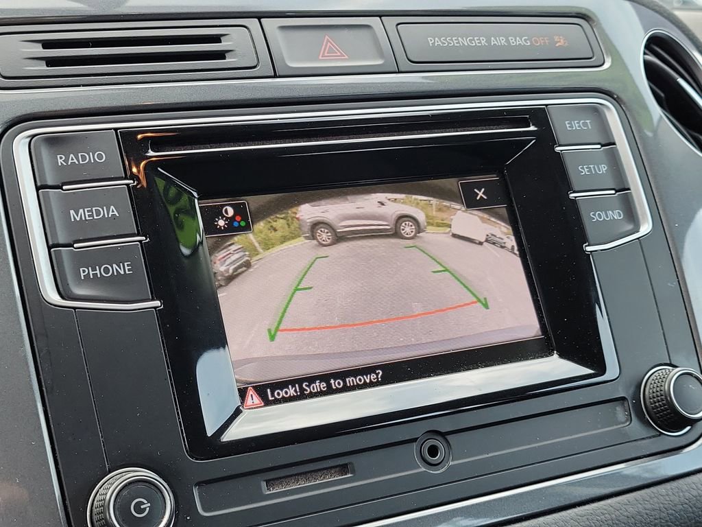 Used 2018 Volkswagen Tiguan Limited FWD image 23