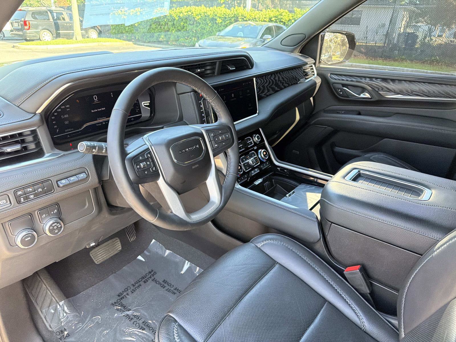 Used 2023 GMC Yukon Denali RWD image 34