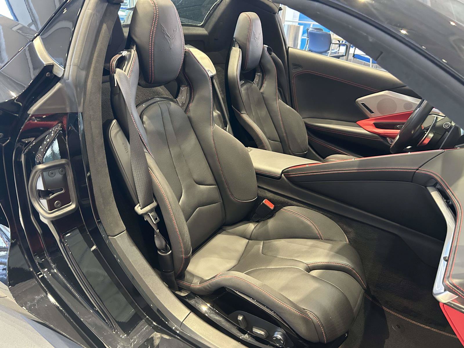 Used 2021 Chevrolet Corvette Stingray Premium Conv w/ Z51 Performance Package RWD image 15