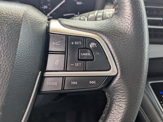 Used 2025 Toyota Sienna XLE FWD image 26